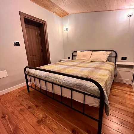 Holiday home Mount House *